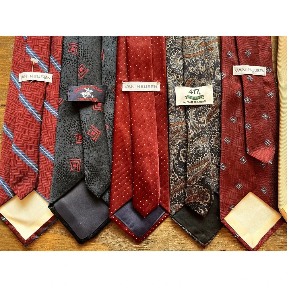 Vintage Mens Neck Ties LOT OF 22 - Van Heusen, Wembley, Damon & More Classic